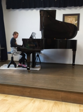 Školní kolo soutěží ZUŠ Tišnov - hra na klavír